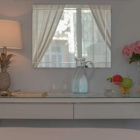 My Sanctuary: Incl Breakfast, Own Bathroom & Cats *
