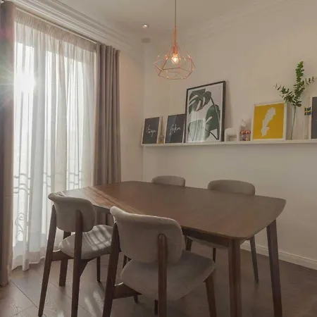 My Sanctuary: Incl Breakfast, Own Bathroom & Cats Homestay *