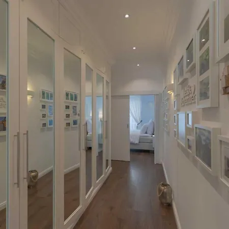My Sanctuary: Incl Breakfast, Own Bathroom & Cats Homestay Gzira